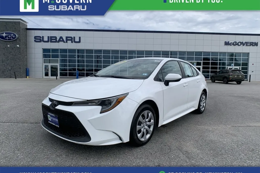 2021 Toyota Corolla LE photo 1