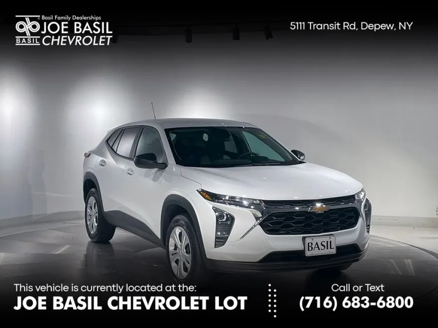 2024 Chevrolet Trax LS photo 1