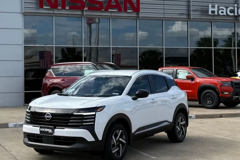 2026 Nissan Kicks SV photo 1