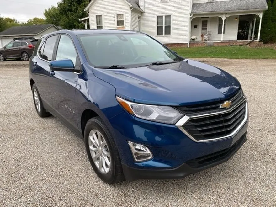 2021 Chevrolet Equinox LT photo 1
