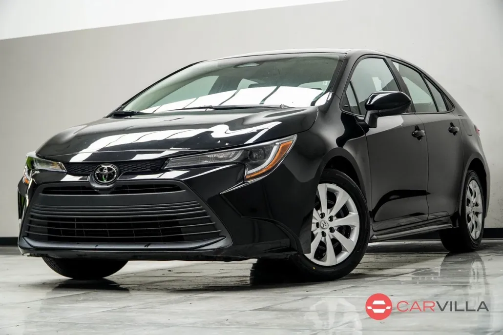2024 Toyota Corolla LE photo 1