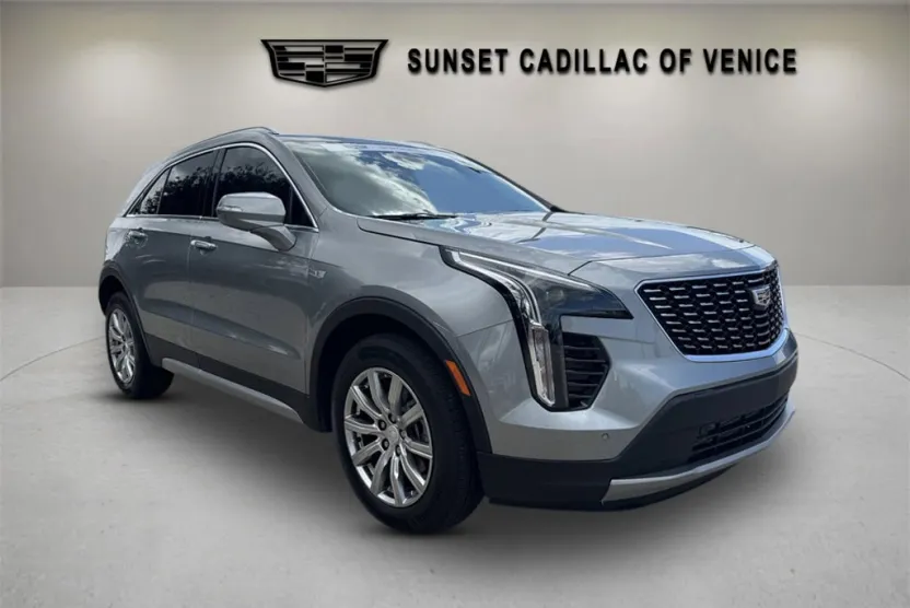 2023 Cadillac XT4 Premium Luxury photo 1