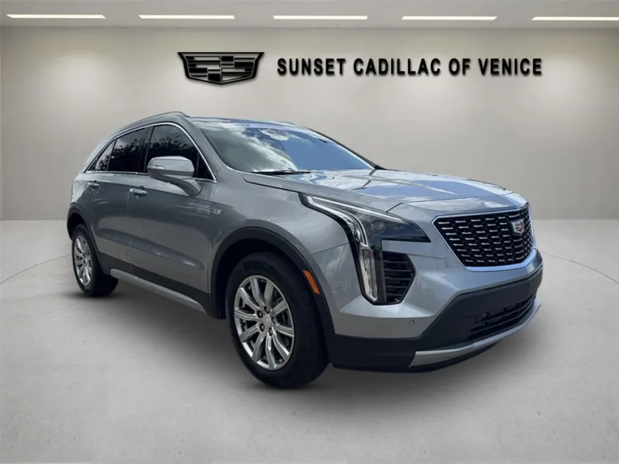 2023 Cadillac XT4 Premium Luxury photo 1