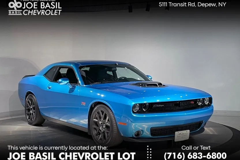 2016 Dodge Challenger SXT Plus photo 1