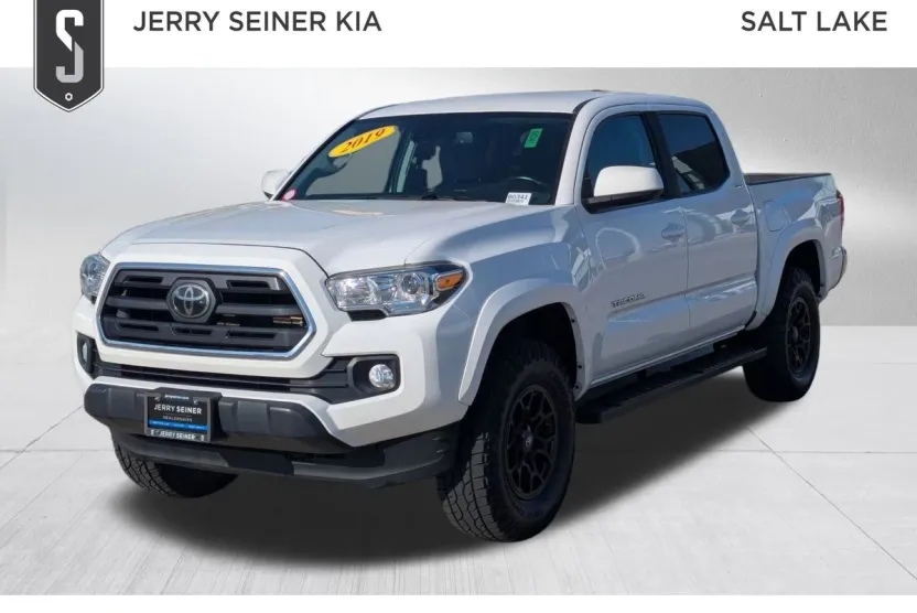 2019 Toyota Tacoma SR5 4x4 photo 1