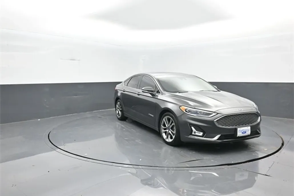 2019 Ford Fusion Hybrid Titanium photo 1
