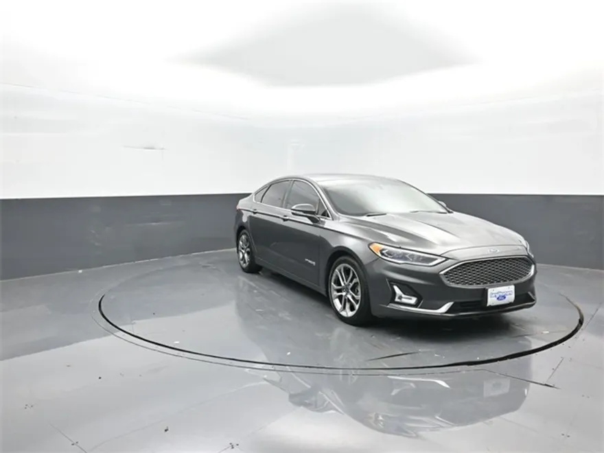 2019 Ford Fusion Hybrid Titanium photo 1