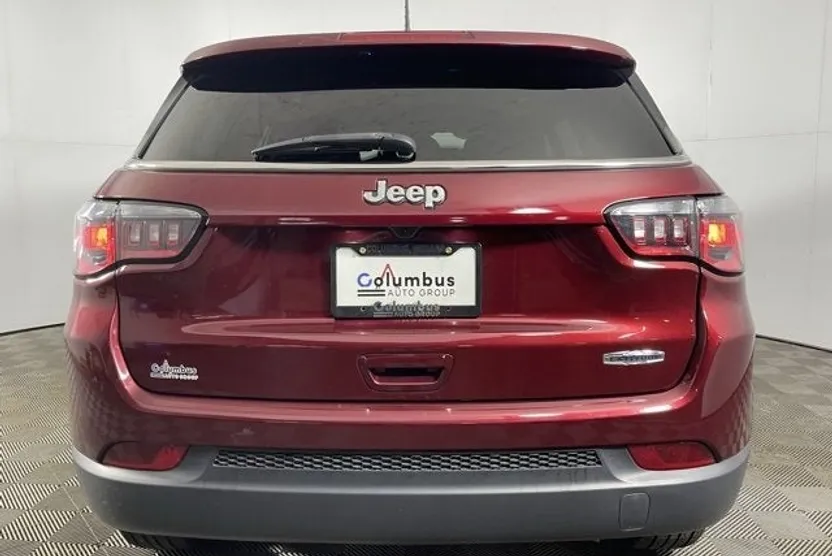 2021 Jeep Compass Latitude photo 1