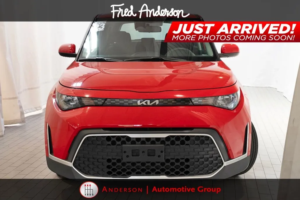 2023 Kia Soul LX photo 1