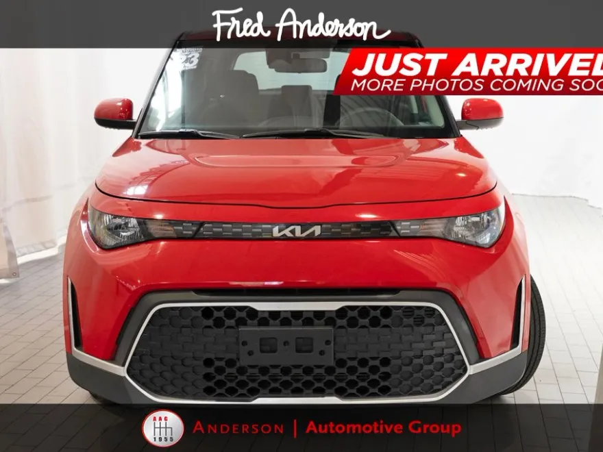 2023 Kia Soul LX photo 1