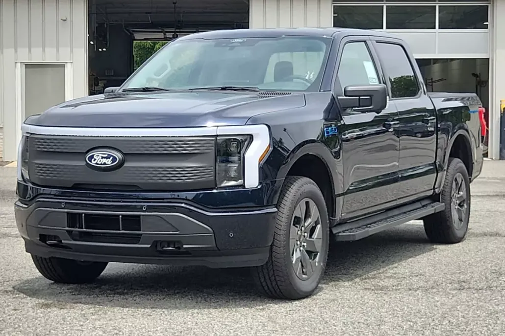 2025 Ford F-150 Lightning photo 1