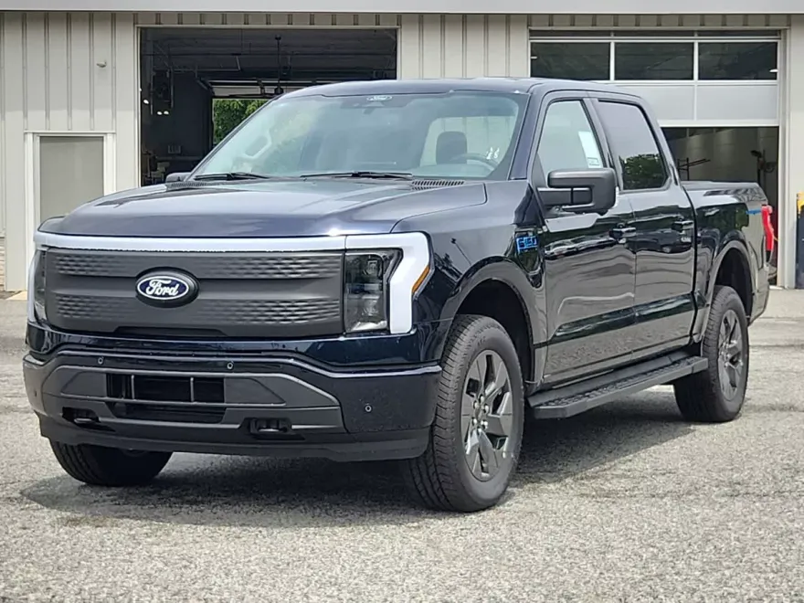 2025 Ford F-150 Lightning photo 1