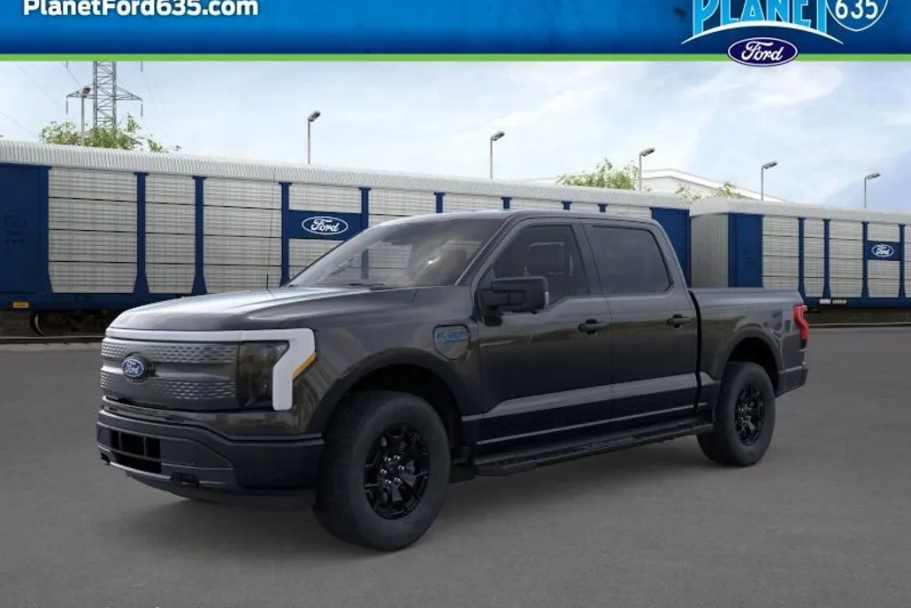 2025 Ford F-150 Lightning XLT photo 1