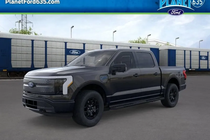 2025 Ford F-150 Lightning XLT photo 1