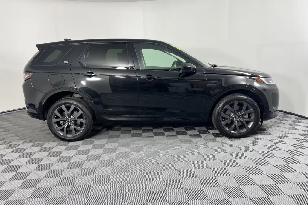 2023 Land Rover Discovery Sport SE R-Dynamic photo 1