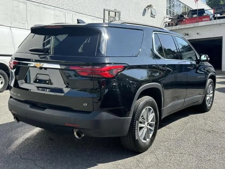 2023 Chevrolet Traverse 1LT photo 1