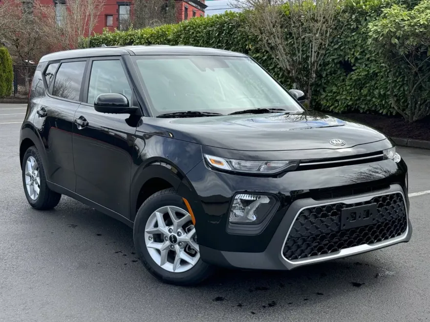 2022 Kia Soul LX Technology photo 1
