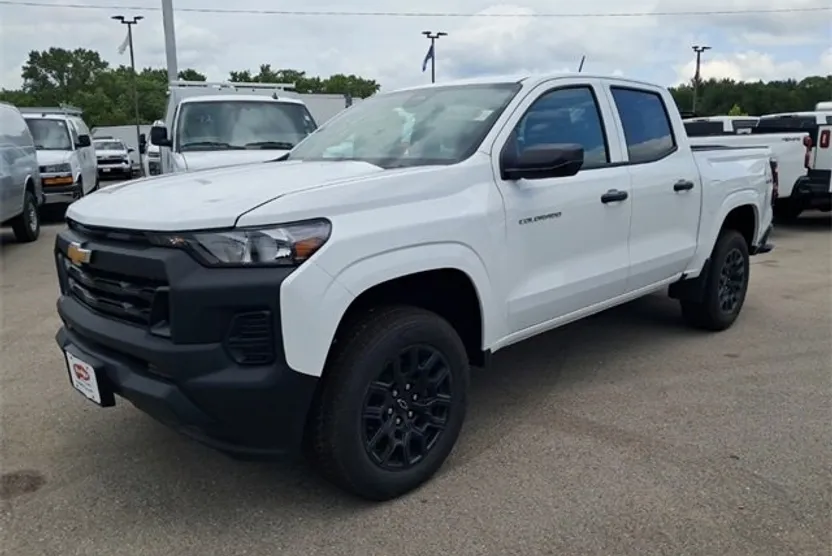 2025 Chevrolet Colorado LT photo 1