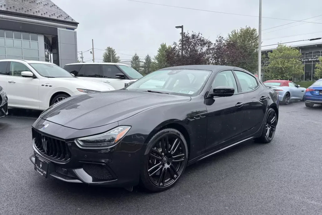2022 Maserati Ghibli Modena Q4 photo 1