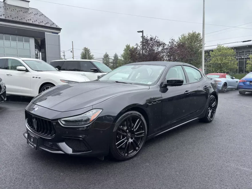 2022 Maserati Ghibli Modena Q4 photo 1