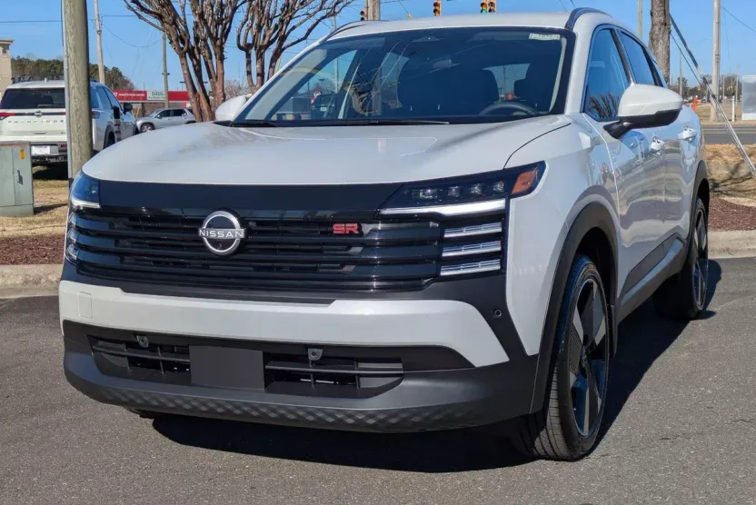 2025 Nissan Kicks SR photo 1
