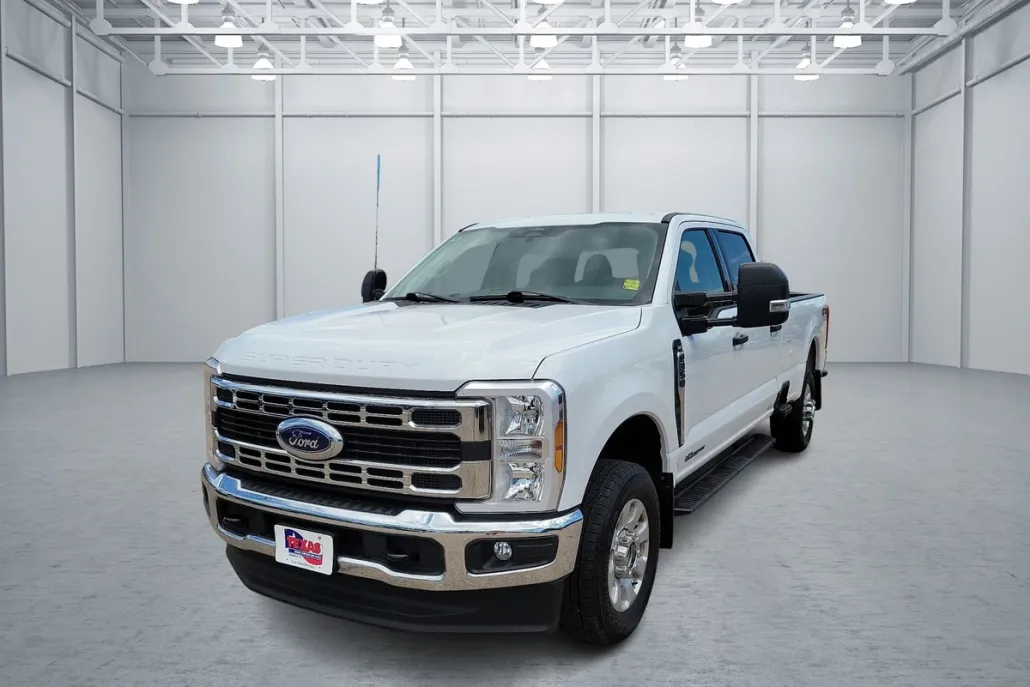 2024 Ford F-350 XLT photo 1