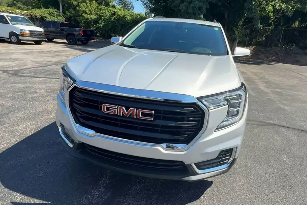 2022 Gmc Terrain SLE photo 1