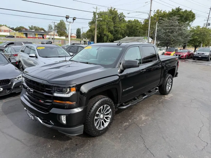 2018 Chevrolet Silverado 1500 LT photo 1
