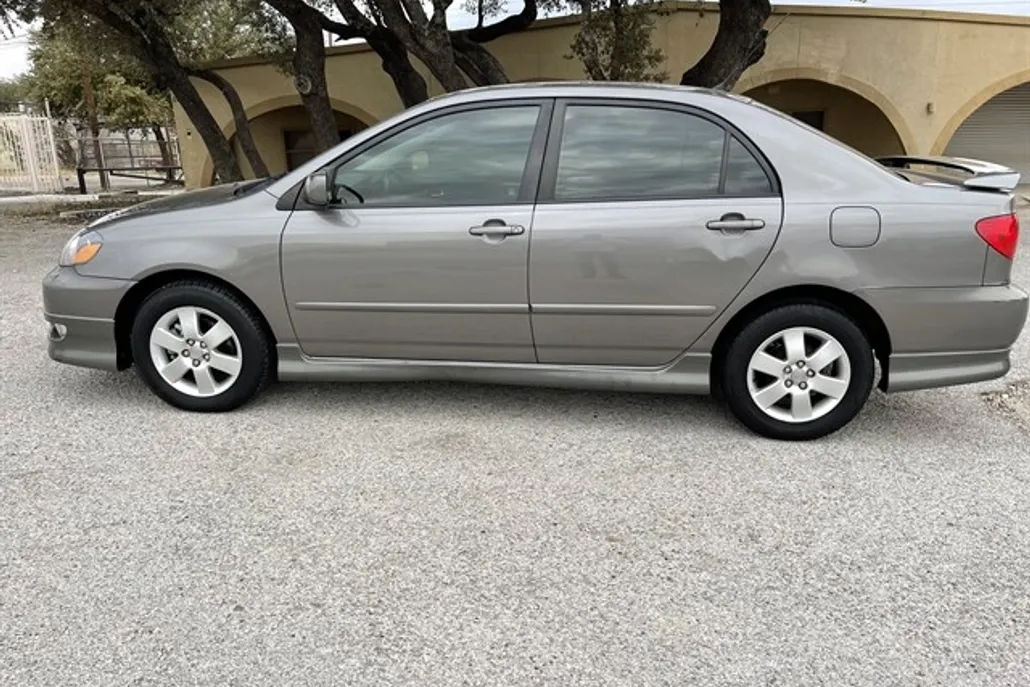 2006 Toyota Corolla S photo 1