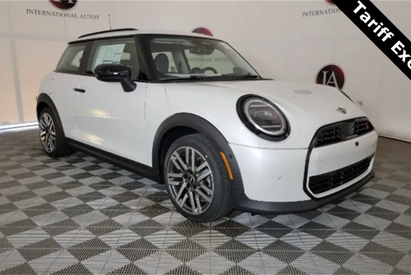 2025 Mini Cooper 2 Door Hardtop Iconic photo 1