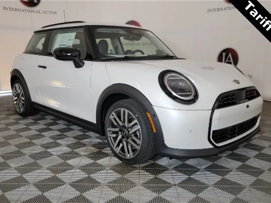 2025 Mini Cooper 2 Door Hardtop Iconic photo 1