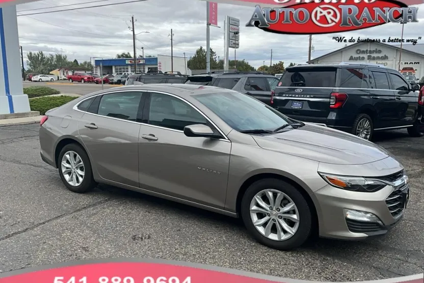 2024 Chevrolet Malibu 1LT photo 1
