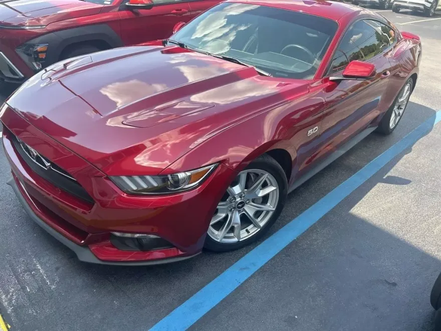 2015 Ford Mustang GT Premium photo 1