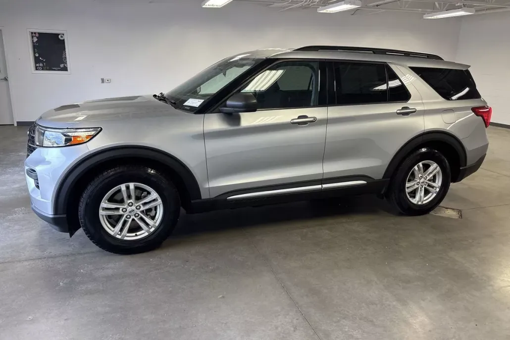 2022 Ford Explorer XLT photo 1
