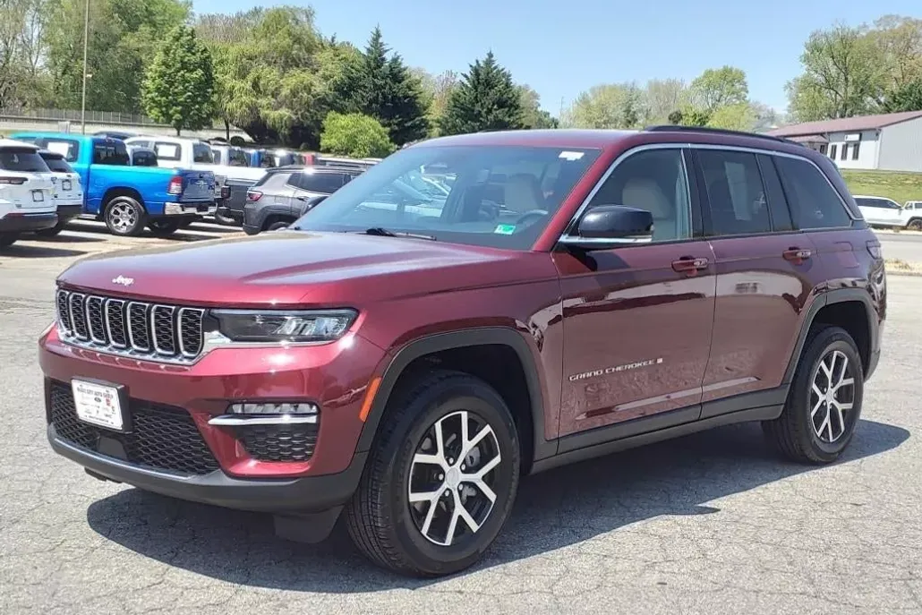 2024 Jeep Grand Cherokee Limited photo 1