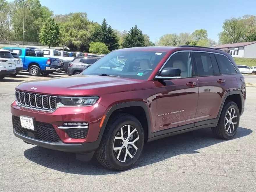 2024 Jeep Grand Cherokee Limited photo 1