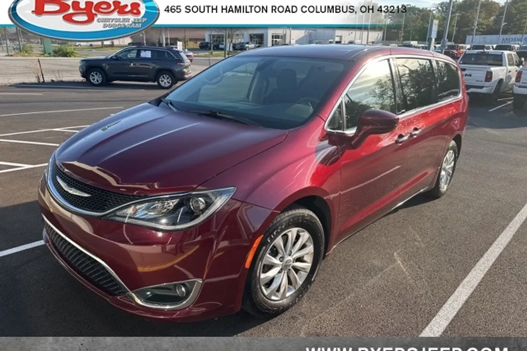 2018 Chrysler Pacifica Touring Plus photo 1