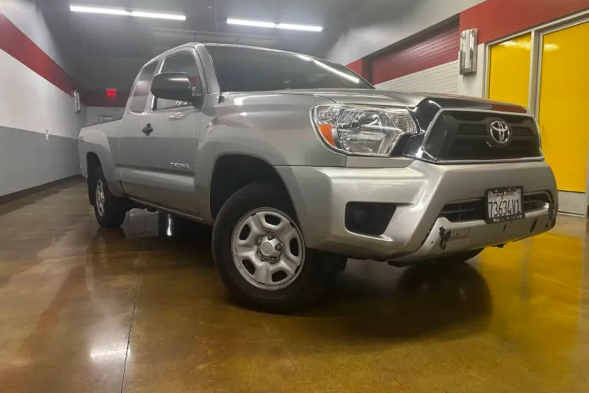 2015 Toyota Tacoma Base Access Cab photo 1