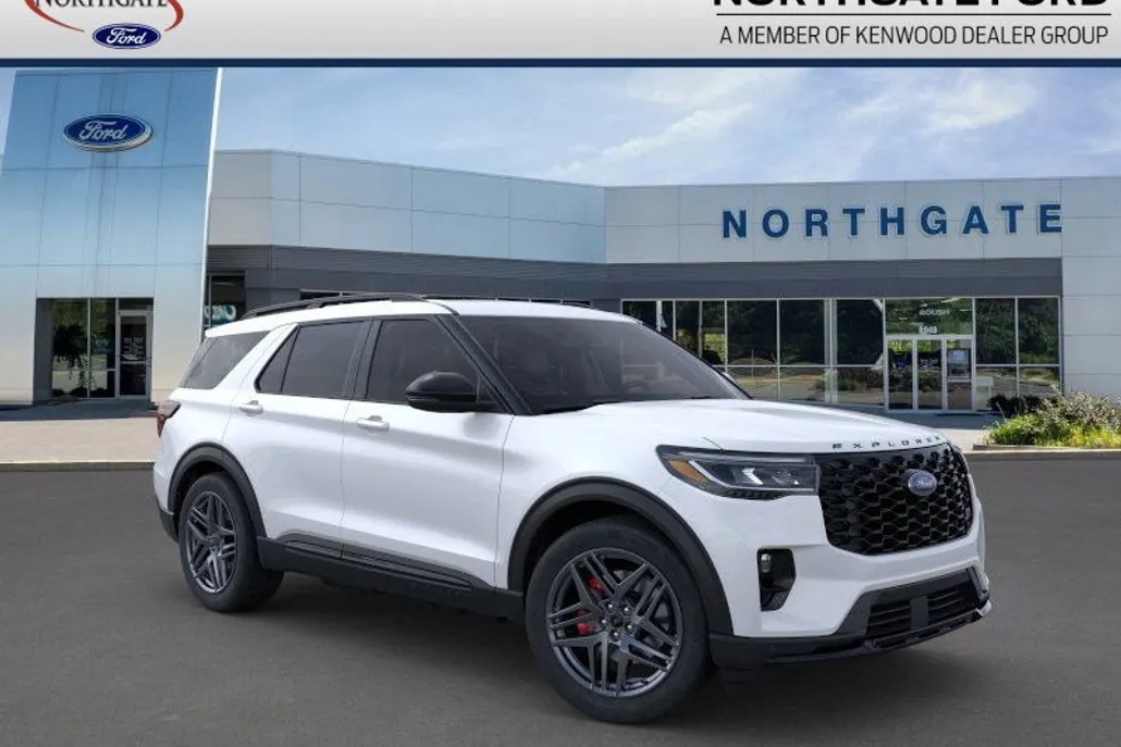 2025 Ford Explorer ST photo 1