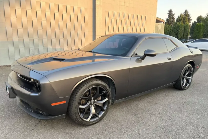 2020 Dodge Challenger SXT photo 1