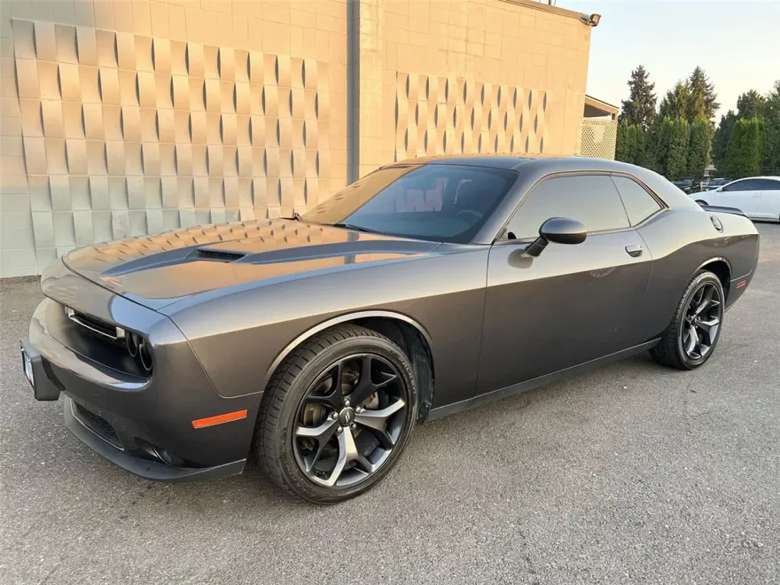 2020 Dodge Challenger SXT photo 1
