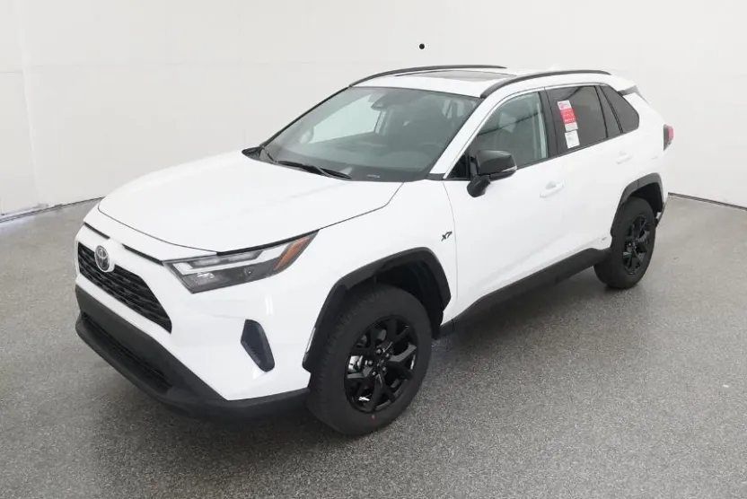 2025 Toyota RAV4 Hybrid XLE photo 1