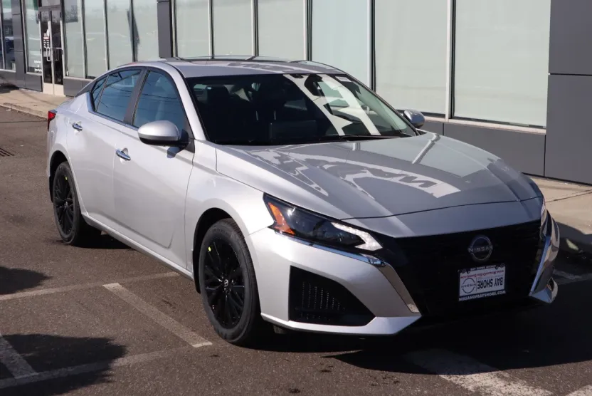 2025 Nissan Altima SV photo 1