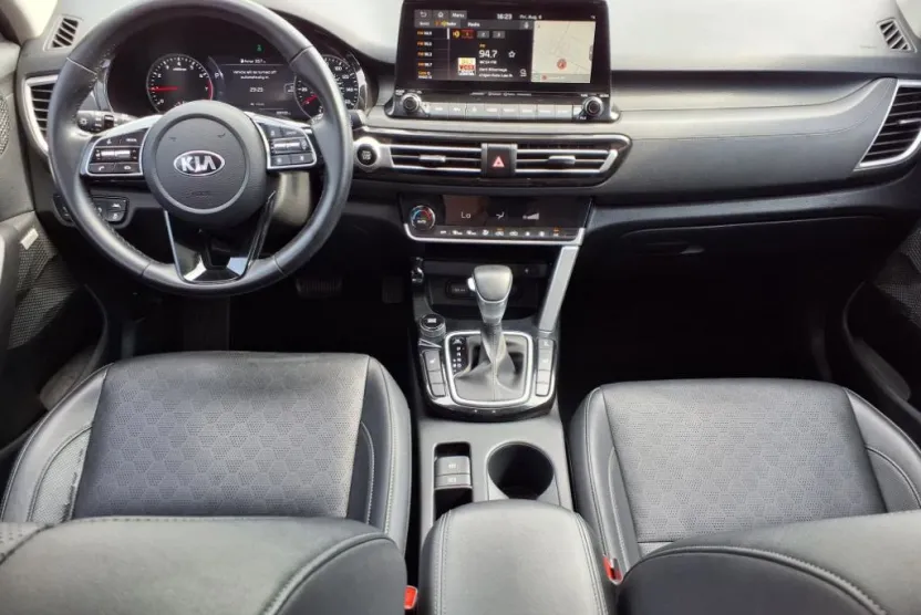 2021 Kia Seltos SX photo 1