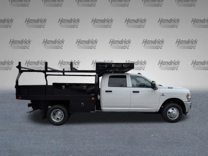 2024 Ram 3500 Tradesman photo 1