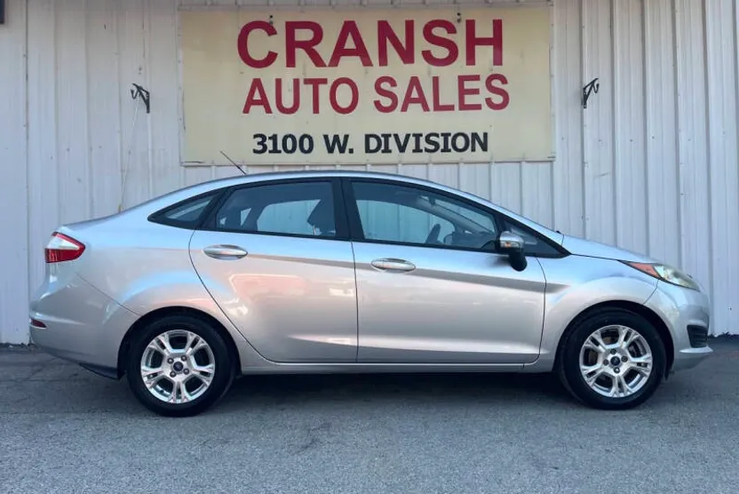 2015 Ford Fiesta SE photo 1
