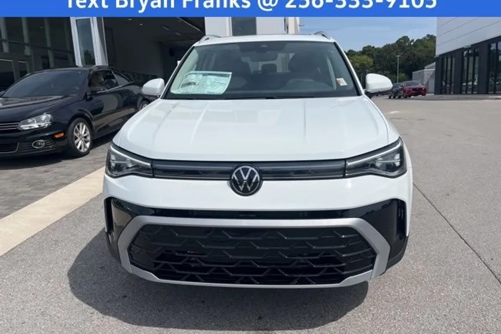 2025 Volkswagen Taos SEL photo 1
