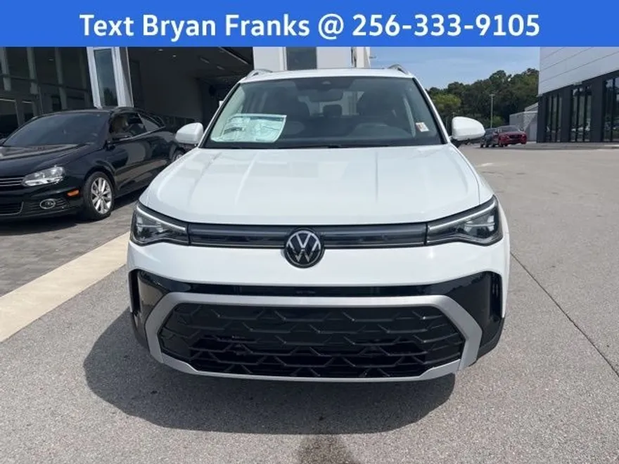 2025 Volkswagen Taos SEL photo 1