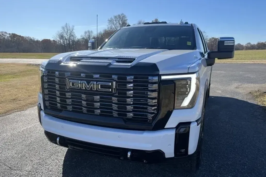 2025 Gmc Sierra Denali Ultimate photo 1