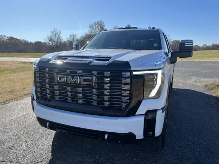 2025 Gmc Sierra Denali Ultimate photo 1